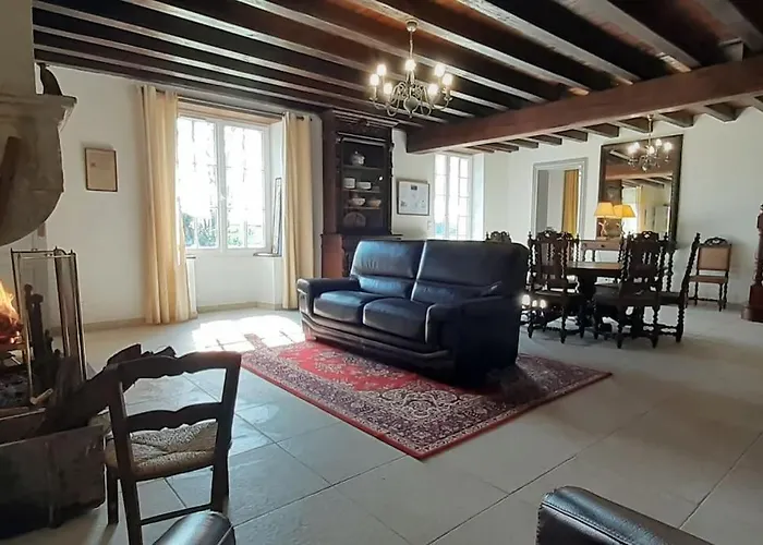 La Maison De Maitre Meunier Feriehus